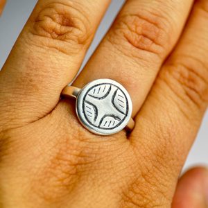 KŘÍŽ, STŘEDOVĚKÝ PRSTEN, XIII. STOLETÍ, STŘÍBRO 925/1000 - PRSTENY - STŘÍBRNÉ ŠPERKY