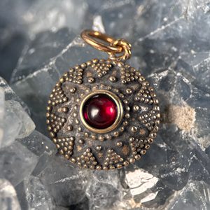 ISOLDA, GRANÁT, BRONZOVÝ PŘÍVĚŠEK - PŘÍVĚSKY - ŠPERKY