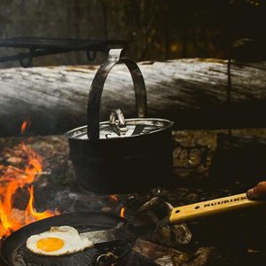 KOTLÍK CAMPFIRE COOKING POT WITH LID 2.3 L MUURIKKA, FINSKO - OSTATNÍ BUSHCRAFT VÝROBKY - TÁBOŘENÍ A ŘEMESLA