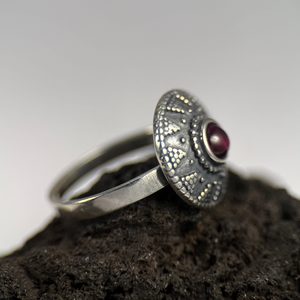 VELKOMORAVSKÝ STŘÍBRNÝ PRSTEN S GRANÁTEM, AG 925 - PRSTENY - STŘÍBRNÉ ŠPERKY