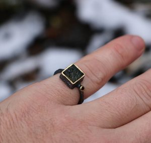 QUANTUM, LUXUSNÍ STŘÍBRNÝ PRSTEN S VLTAVÍNEM, AG 925 - ŠPERKY S VLTAVÍNY - STŘÍBRNÉ ŠPERKY