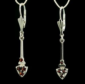 SAGITTA, STŘÍBRNÉ NÁUŠNICE S GRANÁTEM, AG 925 - GRANÁTOVÉ ŠPERKY - STŘÍBRNÉ ŠPERKY