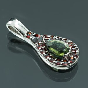 MIRNA, STŘÍBRNÝ PŘÍVĚSEK S VLTAVÍNEM A GRANÁTEM, AG 925 - ŠPERKY S VLTAVÍNY - STŘÍBRNÉ ŠPERKY