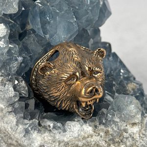 BERSEKER, MEDVĚD S RANĚ STŘEDOVĚKÝMI ORNAMENTY, BRONZ - PŘÍVĚSKY - ŠPERKY