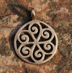 SYMBOL SLUNCE II, PŘÍVĚŠEK, BRONZ - PŘÍVĚSKY - ŠPERKY