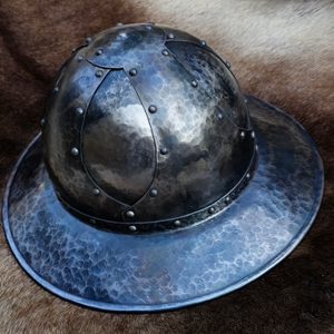 ŽELEZNÝ KLOBOUK, NÝTOVANÝ, STOCKHOLM 1300 - STŘEDOVĚKÉ PŘILBY - ZBROJE