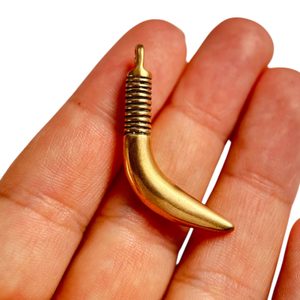 TESÁK TALISMAN, VASTERBOTTEN, ŠVÉDSKO, BRONZ - PŘÍVĚSKY - ŠPERKY