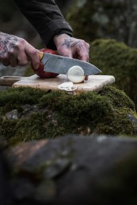 NŮŽ DELE HELLE - BUSHCRAFT NOŽE - ZBRANĚ