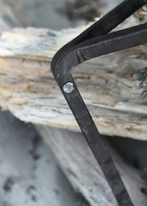 TROJNOŽKA, JEDNODUCHÝ STOJAN NA VAŘENÍ, RUČNĚ KOVANÝ - HISTORICKÁ KUCHYNĚ - TÁBOŘENÍ A ŘEMESLA