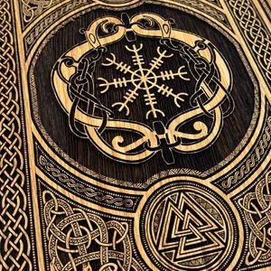 AEGISHJALMUR A VALKNUT, NÁSTĚNNÁ DEKORACE, DŘEVO 32X44CM - DŘEVĚNÉ OBRAZY - HOME DECOR