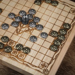 HNEFATAFL - VIKINSKÉ ŠACHY ÓÐINS HRAFNAR - VIKINSKÉ DESKOVÉ HRY - HRY A KNIHY
