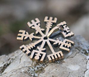 VEGVÍSIR, ISLANDSKÁ OCHRANNÁ RUNA, PŘÍVĚŠEK, BRONZ - PŘÍVĚSKY - ŠPERKY