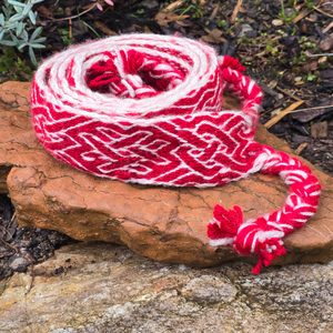 KARETKA - ČERVENOBÍLÁ 160 CM - KARETKY - MÓDA