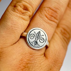 FLEUR DE LIS, STŘEDOVĚKÝ PRSTEN, XIII. STOLETÍ, STŘÍBRO 925/1000 - PRSTENY - STŘÍBRNÉ ŠPERKY