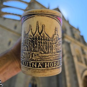 KERAMICKÝ HRNEK KUTNÁ HORA - UŽITNÁ KERAMIKA - STOLOVÁNÍ