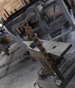 ÁSEGIR, OBOUSEČNÁ SEKERA - SEKERY - ZBRANĚ