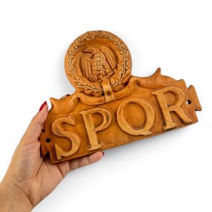 SPQR - SENĀTUS POPULUSQUE RŌMĀNUS, KERAMICKÁ NÁSTĚNNÁ DEKORACE - ANTIKA - HOME DECOR