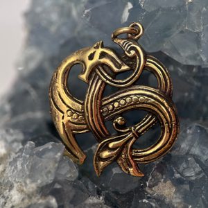 VIKINSKÝ MOŘSKÝ DRAK, BRONZOVÝ AMULET - PŘÍVĚSKY - ŠPERKY