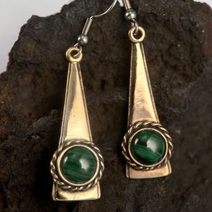 TRIANGLE, NÁUŠNICE, BRONZ, MALACHIT - NÁUŠNICE - ŠPERKY