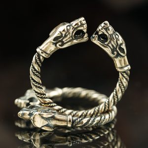 FENRIR, BRONZOVÝ VIKINSKÝ PRSTEN - VIKINGSKÉ AMULETY{% if kategorie.adresa_nazvy[0] != zbozi.kategorie.nazev %} - ŠPERKY - BRONZ, ZINEK, BIŽUTERIE{% endif %}