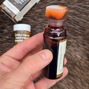 SCHAFTOL OLEJ NA PAŽBY A STŘENKY, EXTRA TMAVO-HNĚDÝ S HOUBIČKOU, 50ML - PŘÍSLUŠENSTVÍ PRO NOŽE - ZBRANĚ