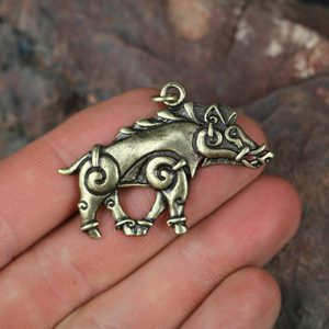 COLLACH - KELTSKÝ KANEC, PŘÍVĚŠEK ZINEK, STAROMOSAZ - VŠECHNY AMULETY, VLASTNÍ VÝROBA - ŠPERKY