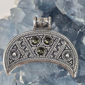 LUNICE - STŘEDOVĚKÝ STŘÍBRNÝ PŘÍVĚSEK S VLTAVÍNEM, AG 925 - PŘÍVĚSKY - STŘÍBRNÉ ŠPERKY