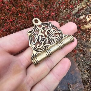 VIKINGSKÝ JEHELNÍČEK VE STYLU JELLING - BROŽE A KNOFLÍKY - ŠPERKY