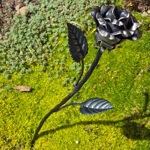 KOVANÁ RŮŽE 40CM - KOVANÉ VÝROBKY - KOVÁŘSTVÍ A MINCE