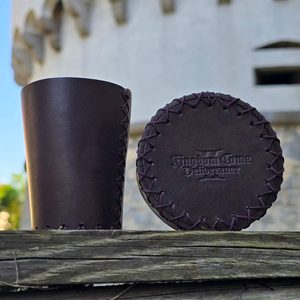 FARKLE HRACÍ KOSTKY S KELÍMKEM, KINGDOM COME: DELIVERANCE, OFICIÁLNÍ MERCH - KINGDOM COME: DELIVERANCE II