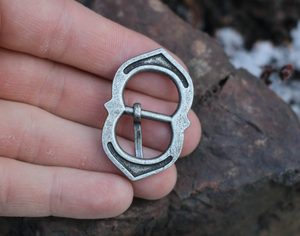 HISTORICKÁ PŘEZKA, ZINEK STAROSTŘÍBRO 18MM - SPONY A KOVÁNÍ - SEDLÁŘSTVÍ
