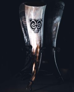 URSUS, MEDVĚD, ROH NA PITÍ - ROHY NA PITÍ - STOLOVÁNÍ