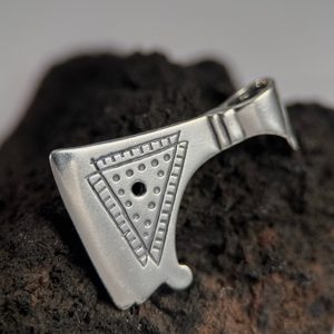 PERUNOVA SEKYRA ZDOBENÁ, STŘÍBRNÝ PŘÍVĚSEK, AG 925 - PŘÍVĚSKY - STŘÍBRNÉ ŠPERKY