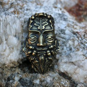 ZELENÝ MUŽ, DUBOVÝ, PŘÍVĚŠEK, ZINEK STAROMOSAZ - KELTSKÉ AMULETY - ŠPERKY