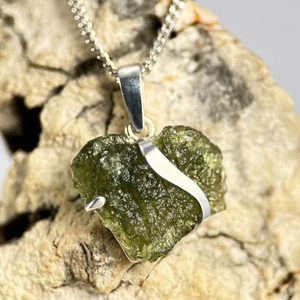 SRDCE, PŘÍVĚSEK - VLTAVÍN, STŘÍBRO 925/1000 - ŠPERKY S VLTAVÍNY - STŘÍBRNÉ ŠPERKY