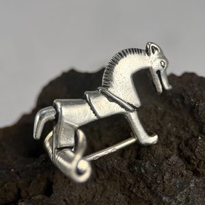 KELTSKÝ KŮŇ, BROŽ - FIBULA, STŘÍBRO 925/1000 13G - STŘÍBRNÉ BROŽE A SPONY - STŘÍBRNÉ ŠPERKY