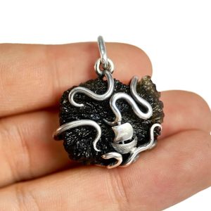 CTHULHU, PŘÍVĚSEK - VLTAVÍN, STŘÍBRO 925/1000 - ŠPERKY S VLTAVÍNY - STŘÍBRNÉ ŠPERKY