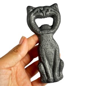 KOČKA, OTVÍRÁK NA PIVO, LITINA - KOVANÉ VÝROBKY - KOVÁŘSTVÍ A MINCE