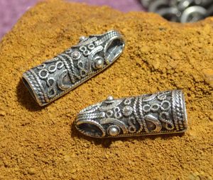 VIKINSKÉ KONCOVKY NA AMULETY, ÖDESHÖG, ŠVÉDSKO, STŘÍBRO 925 - 2 KUSY - PŘÍVĚSKY{% if kategorie.adresa_nazvy[0] != zbozi.kategorie.nazev %} - STŘÍBRNÉ ŠPERKY, ZLATÉ{% endif %}