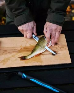 NŮŽ JÄRVI ANNUAL KNIFE 2026, MARTTIINI, FINSKO - BUSHCRAFT NOŽE - ZBRANĚ