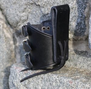 ROCKER, KOŽENÝ DRŽÁK NA ROH - PŘÍSLUŠENSTVÍ PRO ROHY - STOLOVÁNÍ