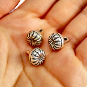 KNOFLÍK, RANÝ STŘEDOVĚK, STŘÍBRNÝ PŘÍVĚSEK, AG 925 - PŘÍVĚSKY - STŘÍBRNÉ ŠPERKY