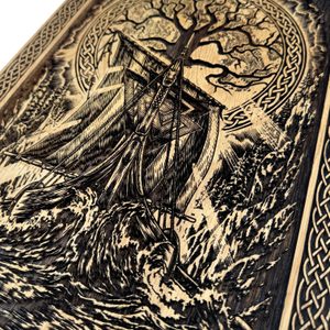 VIKINSKÝ DRAKKAR, NÁSTĚNNÁ DEKORACE, DŘEVO 32X46CM - DŘEVĚNÉ OBRAZY - HOME DECOR