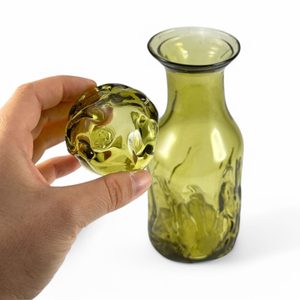 KARAFA NA WHISKEY, ZELENÉ LESNÍ SKLO - HISTORICKÉ SKLO - STOLOVÁNÍ