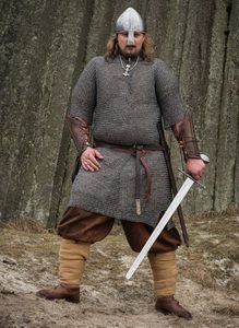 KROUŽKOVÁ KOŠILE, NÝTOVANÁ KROUŽKOVÁ ZBROJ, 8 MM, DLOUHÝ RUKÁV, OBVOD HRUDNÍKU 150 CM - KROUŽKOVÁ ZBROJ - ZBROJE