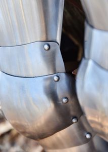 STŘEDOVĚKÁ ZBROJ - NOHY, 1,2 MM - ČÁSTI ZBROJE - ZBROJE