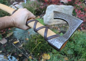 VALKNUT LEPTANÁ VIKINGSKÁ SEKYRKA - OMOTÁVKA - SEKERY - ZBRANĚ