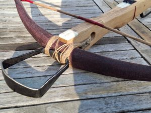 STŘEDOVĚKÁ KUŠE, POLOVINA XV. STOLETÍ - LUKY A KUŠE - ZBRANĚ