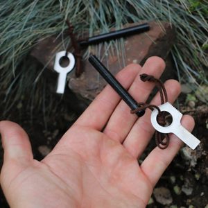 SADA NA ROZDĚLÁNÍ OHNĚ - KŘESADLO BEZ RUKOJETI - KŘESADLA - TÁBOŘENÍ A ŘEMESLA