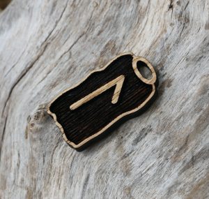 LAGUZ - RUNOVÝ AMULET ZE DŘEVA - RUNY - ŠPERKY